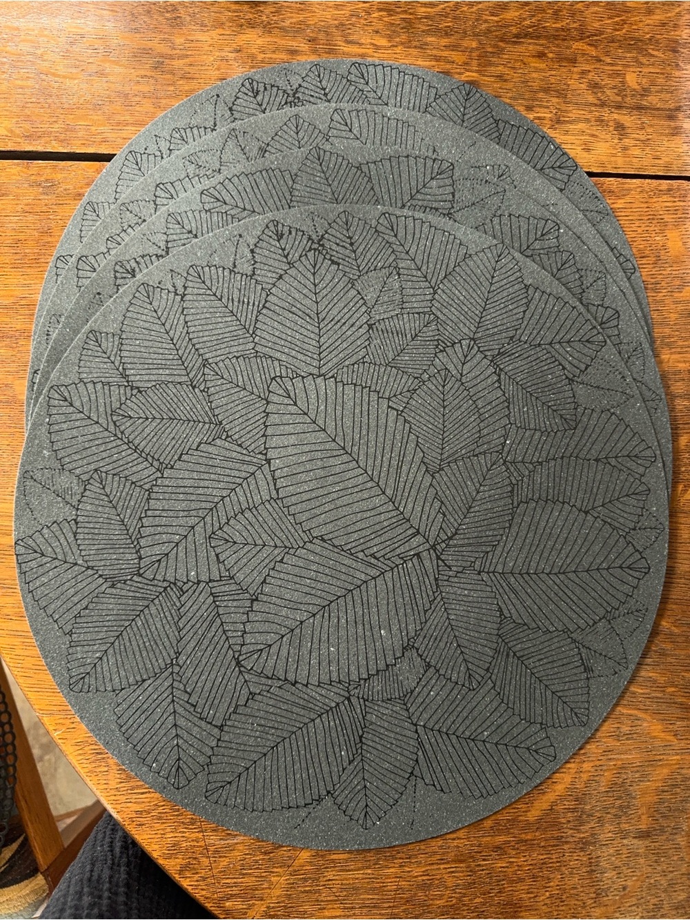 Leaf Pattern Round Placemats Set of 4 Botanical Table Mats